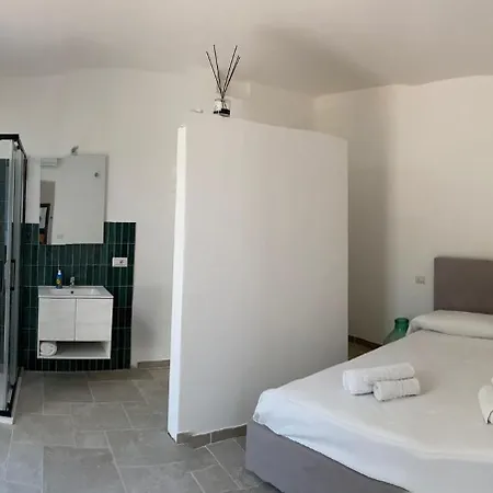 Small House Guest house *