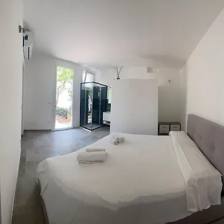 Small House ليتشي