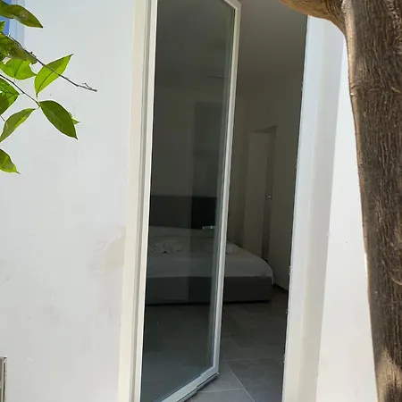 Small House Guest house *